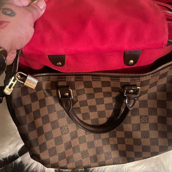 Authentic Damier Ebene Speedy B 35
Date:SD 0157
Includes Dust Bag & LV Box - Picture 10 of 16